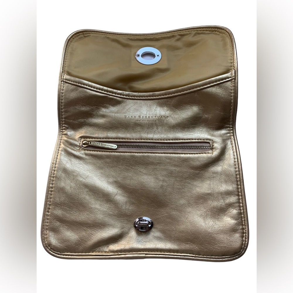 BARE ESSENTIALS San Francisco Buttery Soft Brush Pouch Make Up Bag Turn Lock